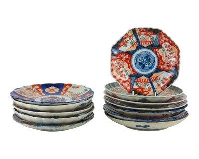 Lot 529 - A collection of 12 Japanese Imari plates.