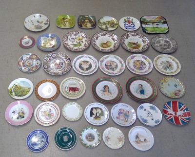 Lot 32 - A Selection of Collectors' and Display Plates....