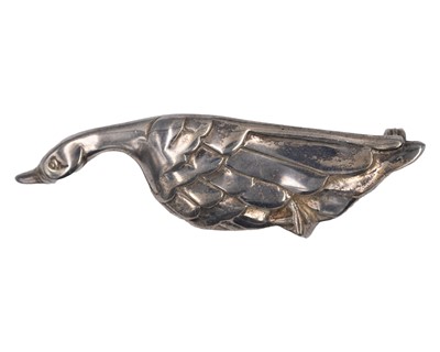 Lot 196 - TIFFANY & CO - a silver goose brooch.