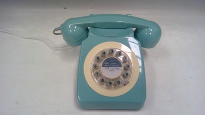 Lot 47 - A Wild & Wolf 746 Retro Phone.
