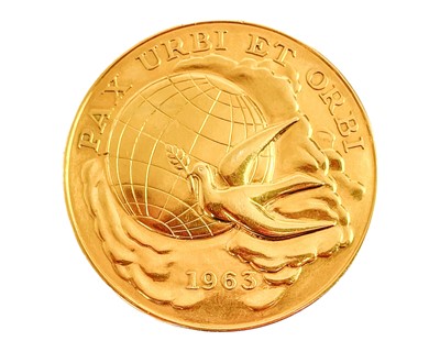 Lot 174 - 1963 Mexican gold medallion.