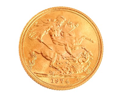 Lot 210 - 1974 gold sovereign.