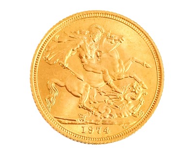 Lot 257 - 1974 gold sovereign.