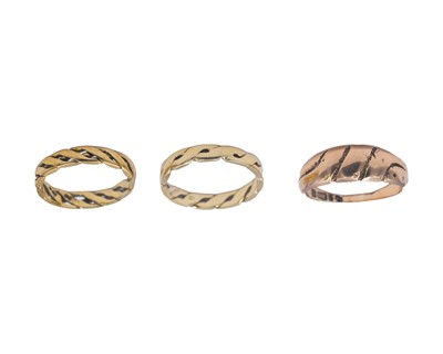 Lot 185 - A selection of three 9k hallmarked gold band rings.