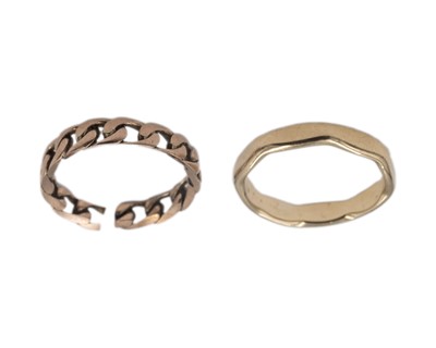 Lot 190 - A yellow gold faceted ring, stamped 9ct, and a rose gold curb-link ring.