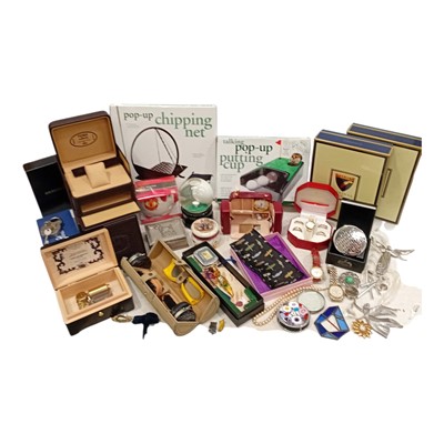 Lot 95 - An eclectic mix, including a Reuge Swiss Music...