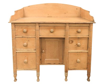 Lot 896 - An early Victorian pine tray top wash stand.