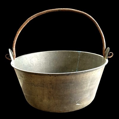 Lot 129 - A brass jam pan, 35cm in diameter and 16cm deep.
