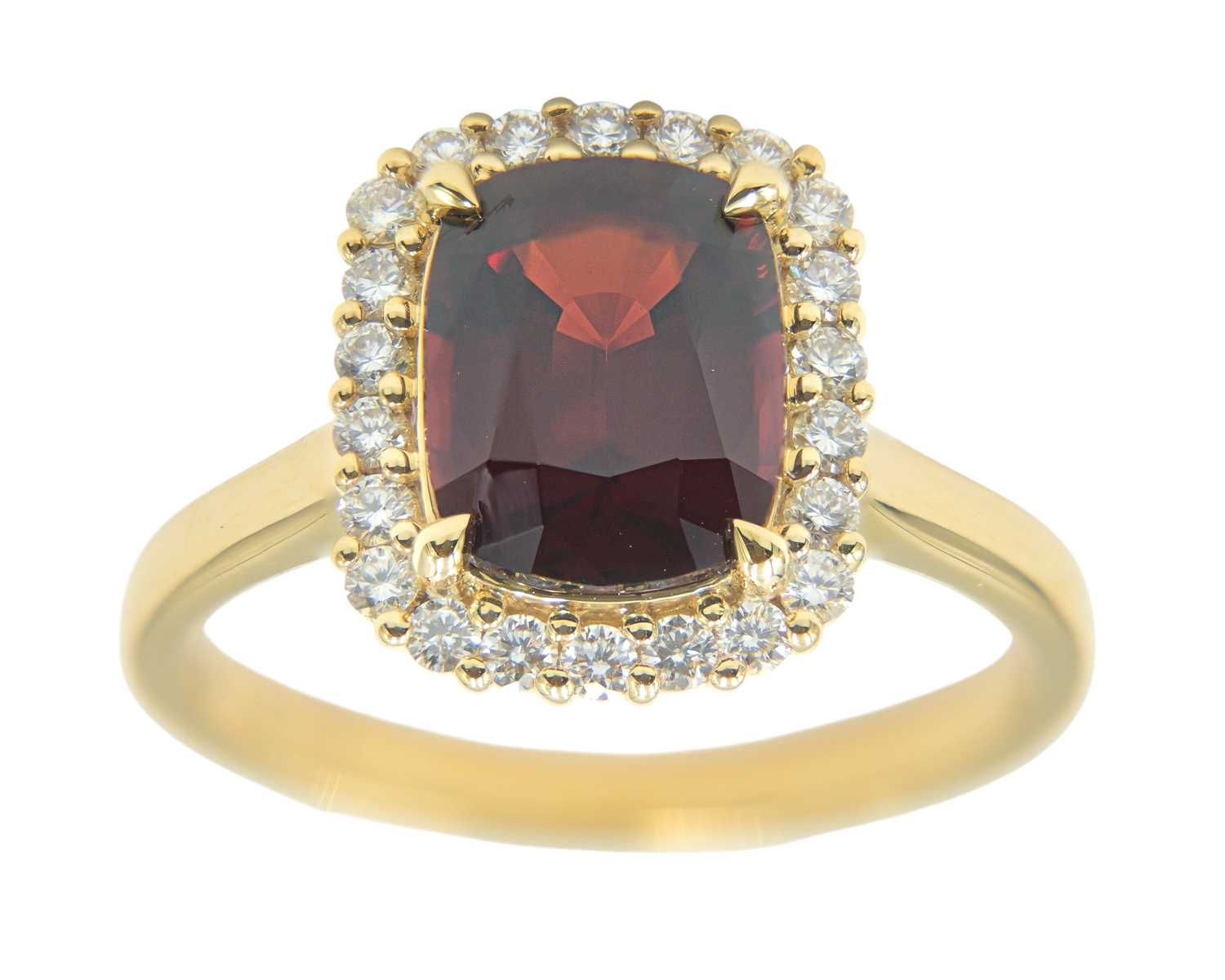 Lot 88 - An exceptional 2.86ct Burmese no-heat natural red spinel and diamond ring, with GIA certificate.