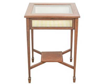 Lot 867 - An Edwardian mahogany and inlaid table vitrine.