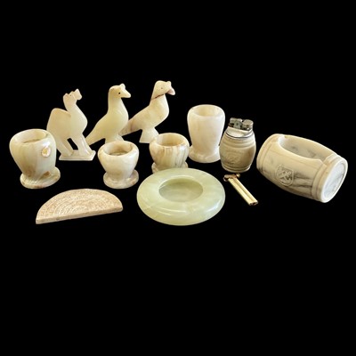 Lot 219 - A selection of onyx and alabaster, including...