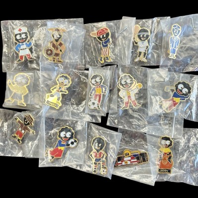 Lot 224 - Fifteen vintage Robertson's promotional badges.