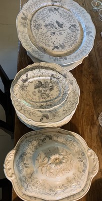 Lot 909 - A Chamberlains Worcester part dinner service,...