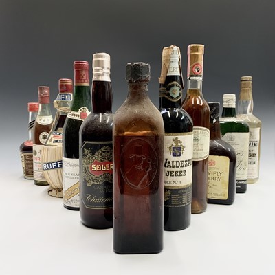 Lot 20 - A selection of vintage bottles of Gin,...