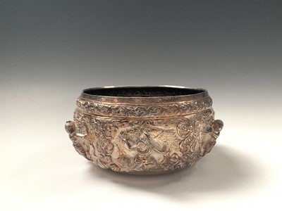 Lot 98 - A Thai silver bowl, circa 1900, the body...