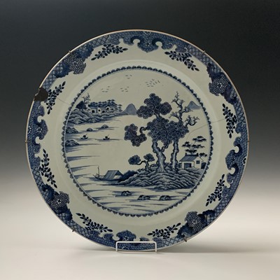 Lot 12 - A large Chinese blue and white porcelain...