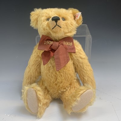 Lot 554 - Teddy Bear - Steiff. Light tan growler 1908...