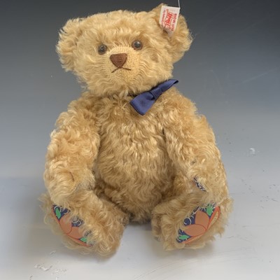 Lot 557 - Teddy Bear - Steiff. Small tan 2005 bear -...