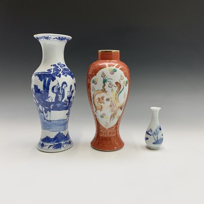Lot 306 - A small Japanese blue and white vase, circa...