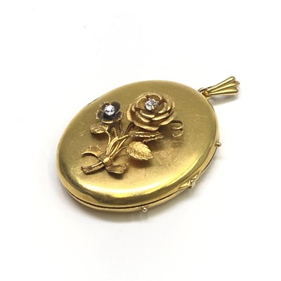 Lot 2548 - A good high purity matte gold locket, the...