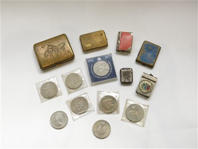 Lot 2571 - Vesta cases, crowns etc.