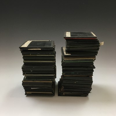 Lot 822 - A 'Lonsdale' box containing 130 glass magic...