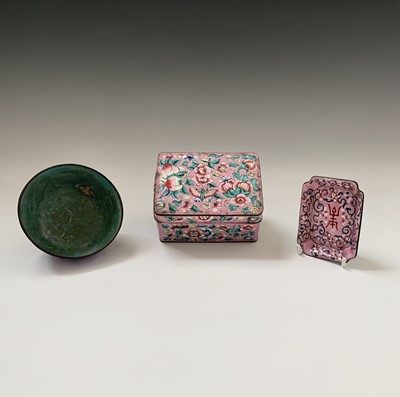 Lot 183 - A Chinese cloisonne box and cover, 19th...