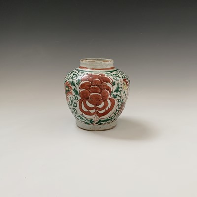 Lot 206 - A Chinese Wucai ginger jar, Ming provincial,...