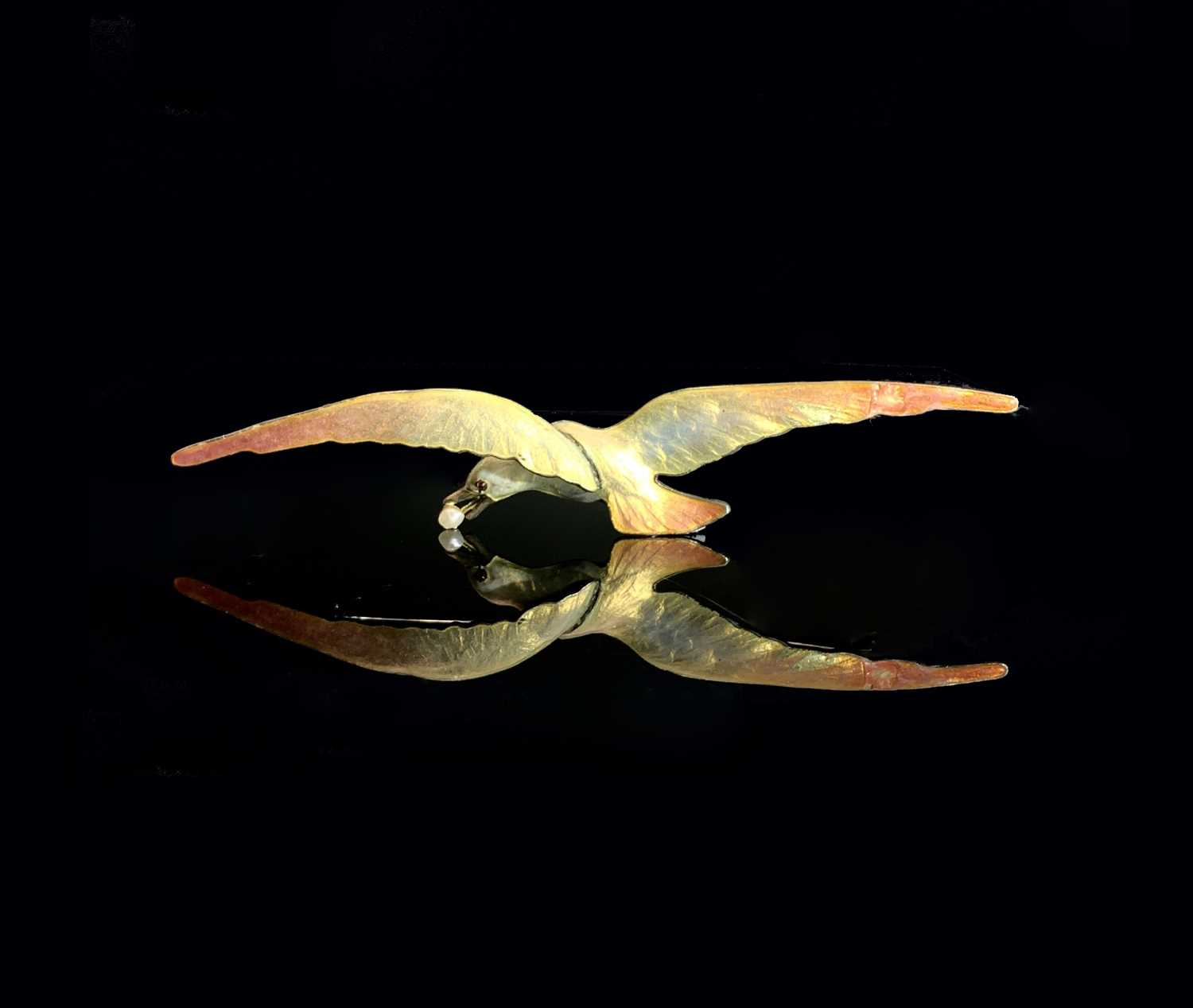 Lot 670 - A French silver and enamel seagull brooch with...