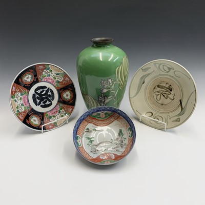 Lot 252 - A Ming provincial pottery dish, diameter 25cm,...