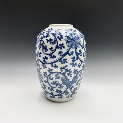 Lot 263 - A Chinese blue and white jar, circa 1900, in...