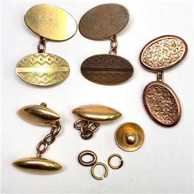 Lot 2535 - 15ct gold cufflinks, incomplete and a 15ct...