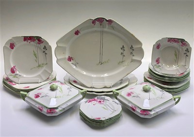 Lot 975 - A 1930s Shelley dinner service with poppy...