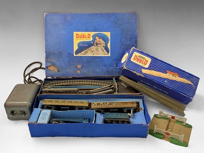 Lot 420 - Hornby Dublo. OO Gauge - A Hornby Dublo 3 rail...