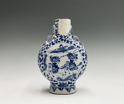 Lot 138 - A Chinese blue and white porcelain moon flask,...