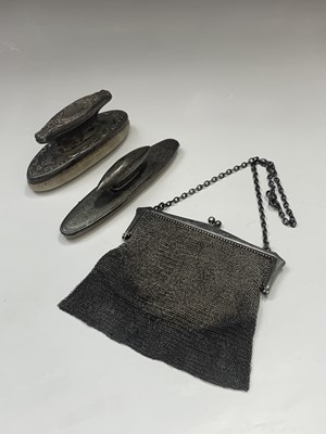 Lot 44 - A silver mesh purse 5.5oz and two...