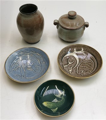 Lot 992 - Three pieces of Lamorna Pottery and two other...