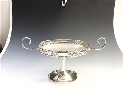 Lot 2071 - A silver Mappin & Webb pedestal dish, with...