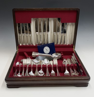 Lot 171 - A beaded O E pattern canteen