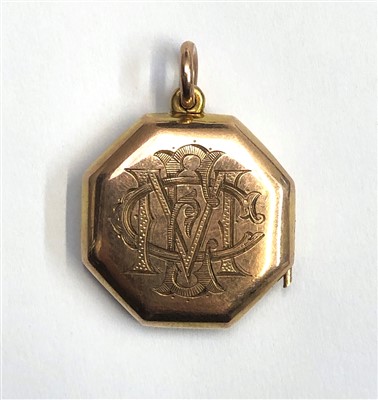 Lot 2462 - A 10ct gold Edwardian octagonal locket.