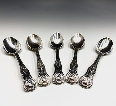 Lot 125 - A set of five Kings pattern crested dessert...