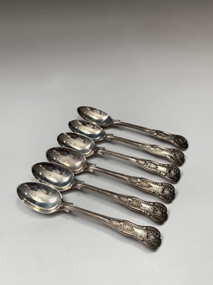 Lot 124 - A set of six Victorian Kings Pattern teaspoons...