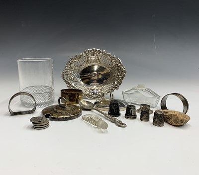 Lot 94 - A bonbon basket, four silver thimbles, three...