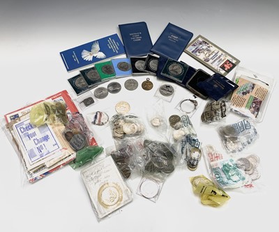 Lot 2 - Great Britain and other coinage: Comprises...