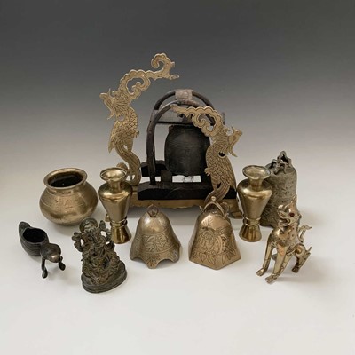 Lot 134 - Miscellaneous metalware to include, a Chinese...