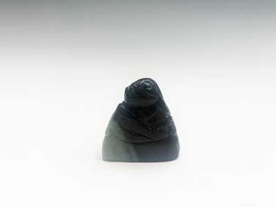Lot 160 - A small Chinese carved jade seal, height 4cm,...