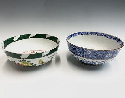 Lot 39 - A Chinese blue and white bowl, circa 1900,...
