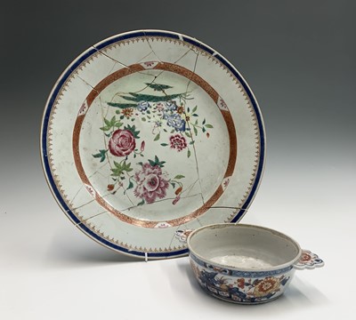 Lot 144 - A large Chinese famille rose charger, 18th...