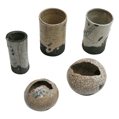 Lot 977 - Bob Berry (Senior) five pieces of Raku pottery.