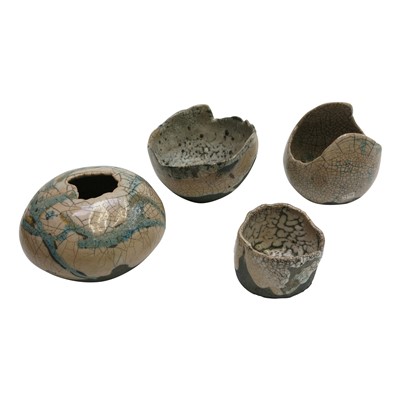 Lot 979 - Bob Berry (Senior) four pieces of Raku pottery.